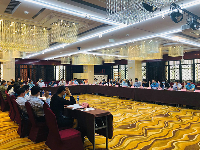 图为会议表决